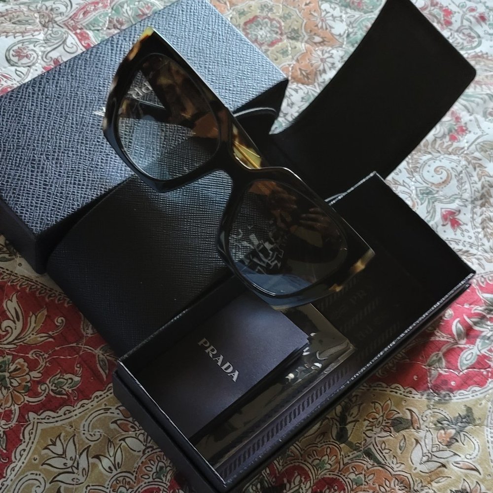 PRADA SUNGLASSES